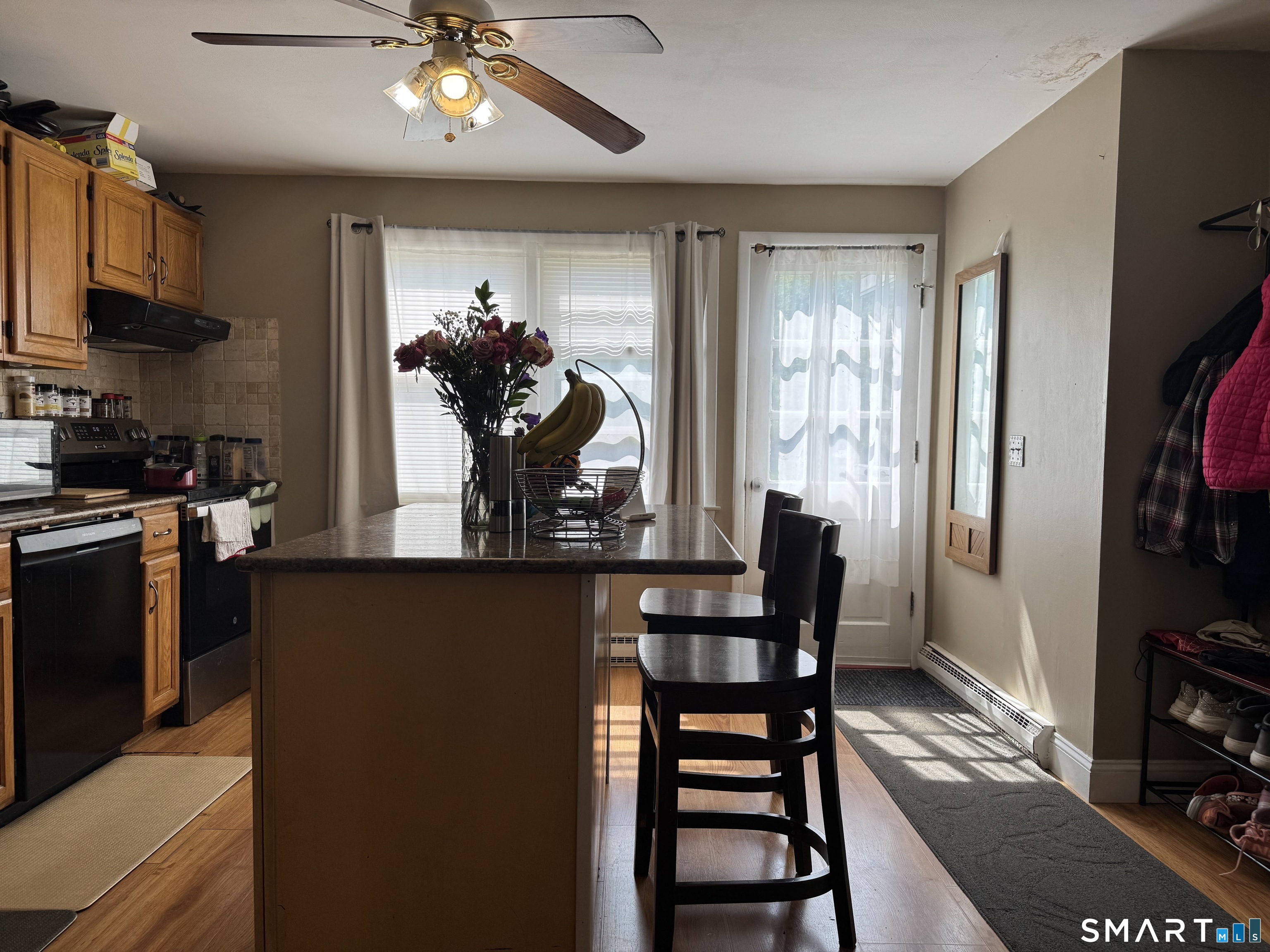 480 Radmere Road, Unit B Cheshire, CT 06410 - Photo 4 of 13 a dining room with furniture and window