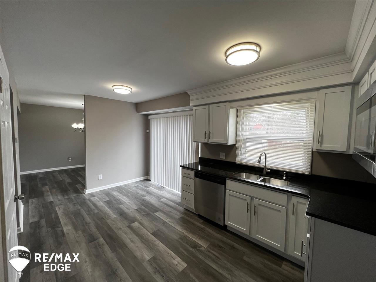 1393 Williamsburg Road Flint, MI 48507 - Photo 6 of 23 50069813-5.JPG