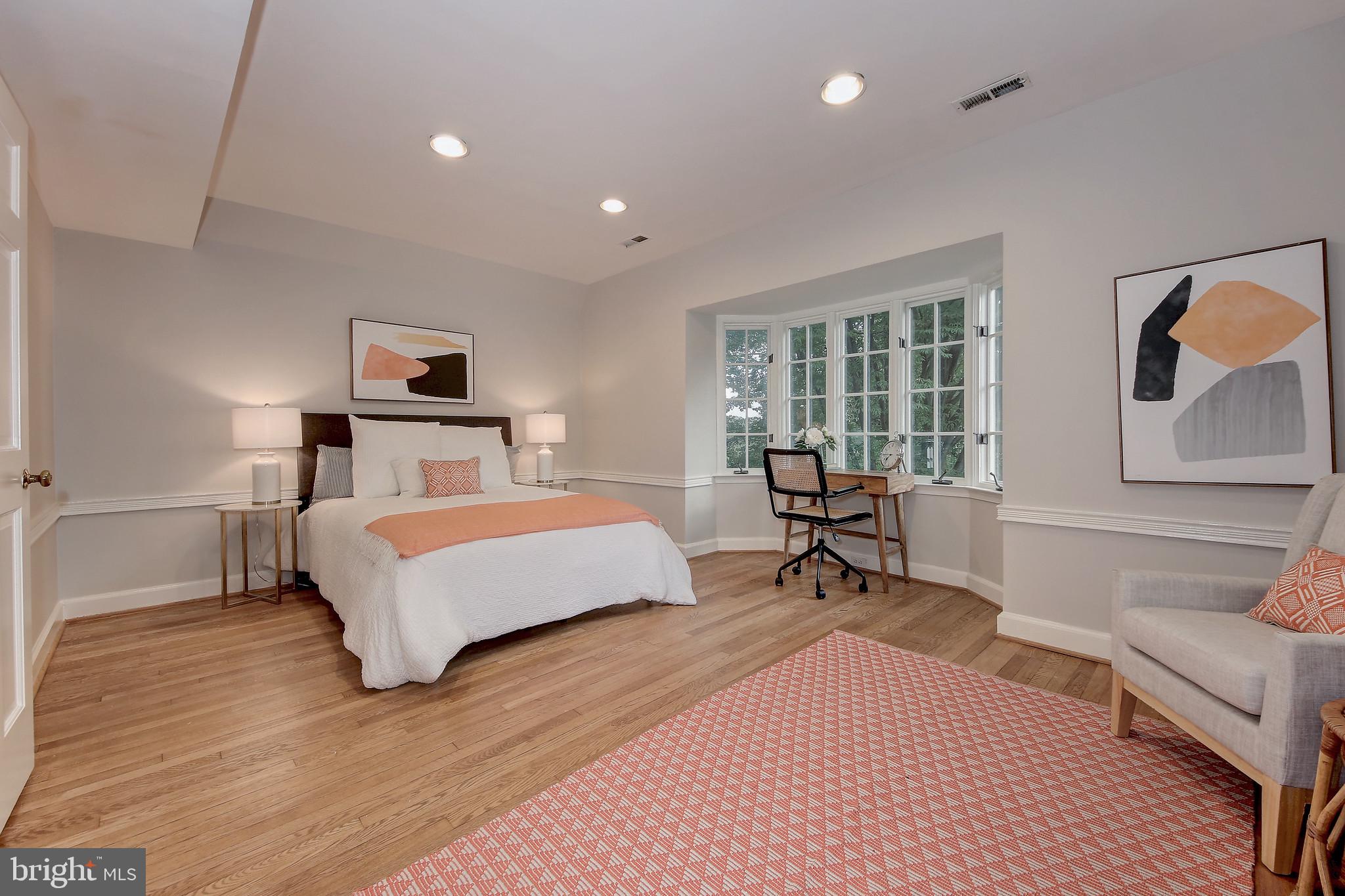 4417 Q Street Northwest Washington, DC 20007 - Photo 12 of 29 2nd Primary Ste . Southern Bayfront window