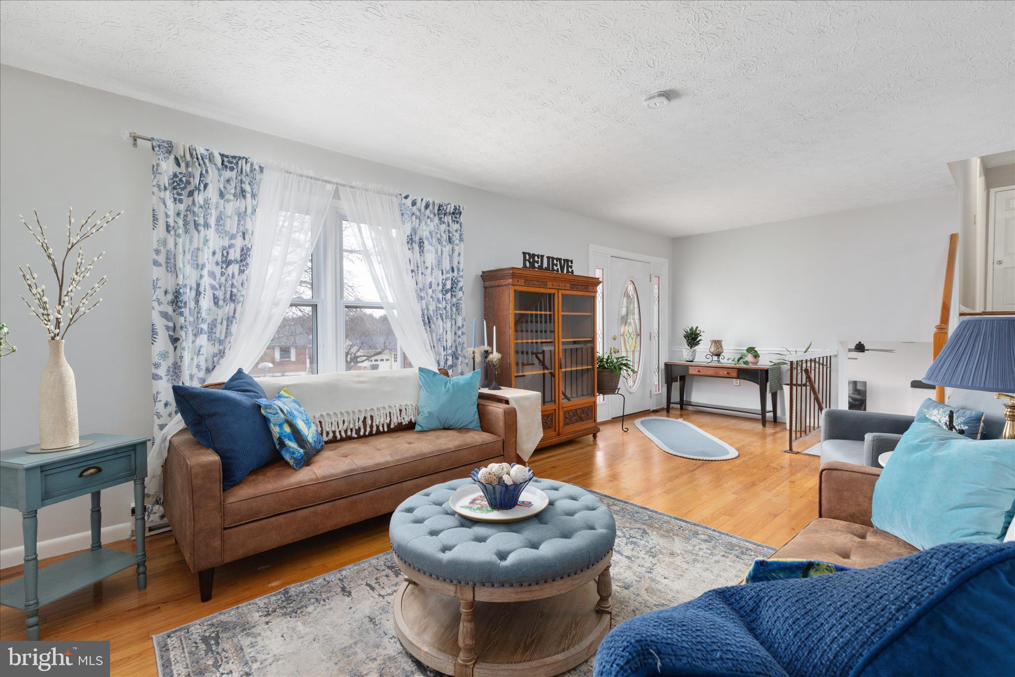 519 Whitacre Street Winchester, VA 22601 - Photo 5 of 47 Main Floor Living Room