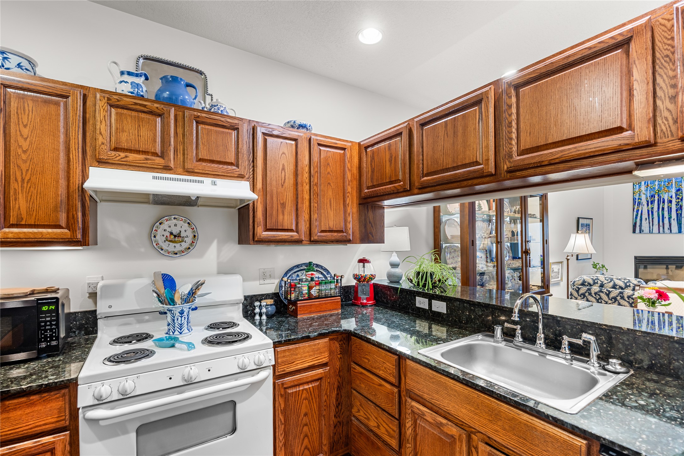 500 Rodeo Road, Unit 1212 Santa Fe, NM 87505 - Photo 4 of 16 Kitchen view