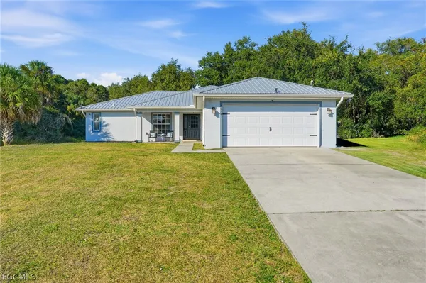 $275,900 | 2014 Odessa Circle, LaBelle, FL 33935