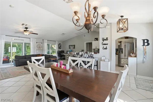 $275,900 | 2014 Odessa Circle, LaBelle, FL 33935