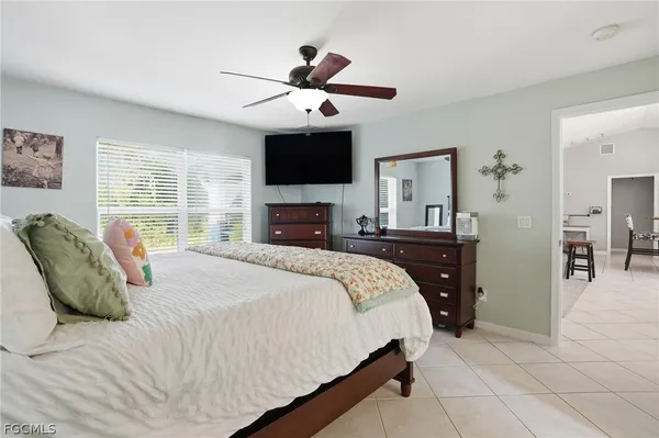 $275,900 | 2014 Odessa Circle, LaBelle, FL 33935