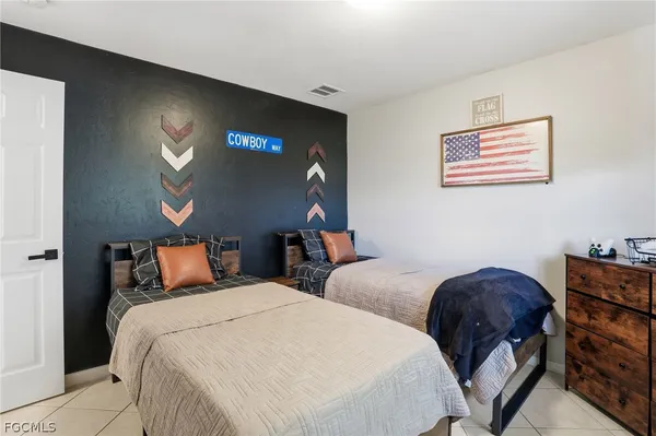 $275,900 | 2014 Odessa Circle, LaBelle, FL 33935