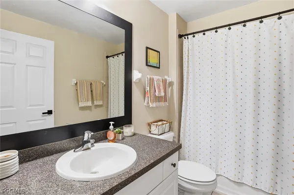 $275,900 | 2014 Odessa Circle, LaBelle, FL 33935