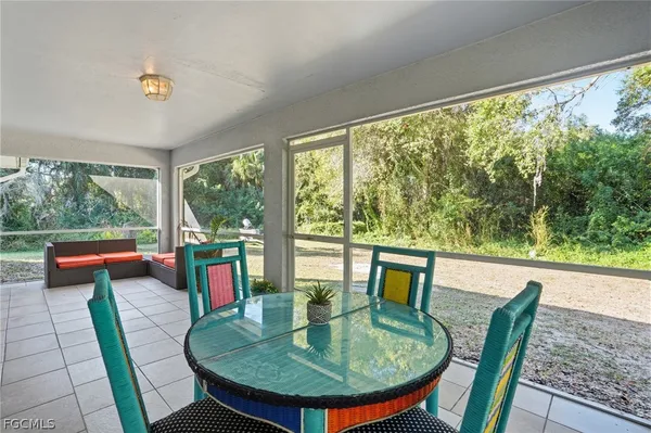 $275,900 | 2014 Odessa Circle, LaBelle, FL 33935
