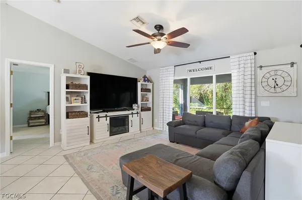 $275,900 | 2014 Odessa Circle, LaBelle, FL 33935