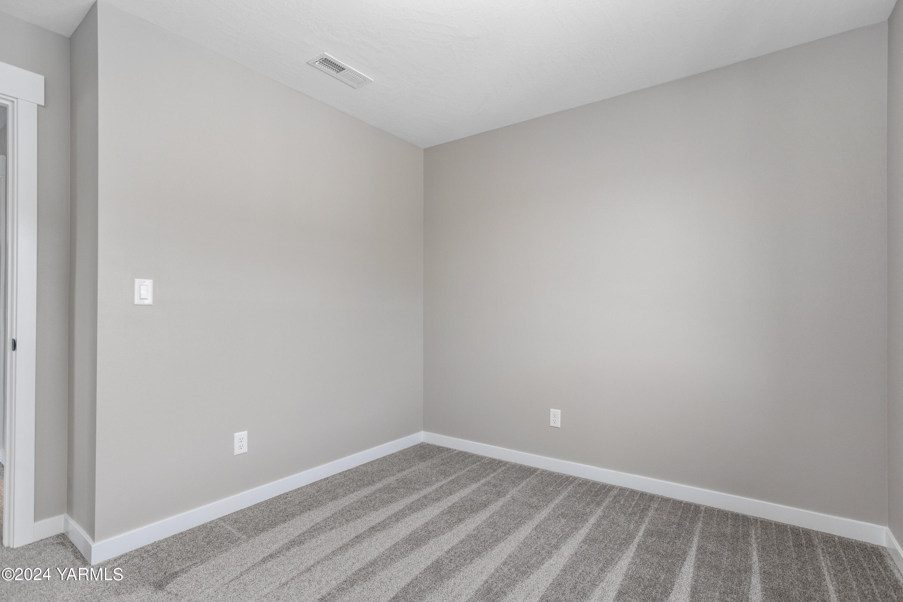116 Scott Road Prosser, WA 99350 - Photo 13 of 38 a view of an empty room