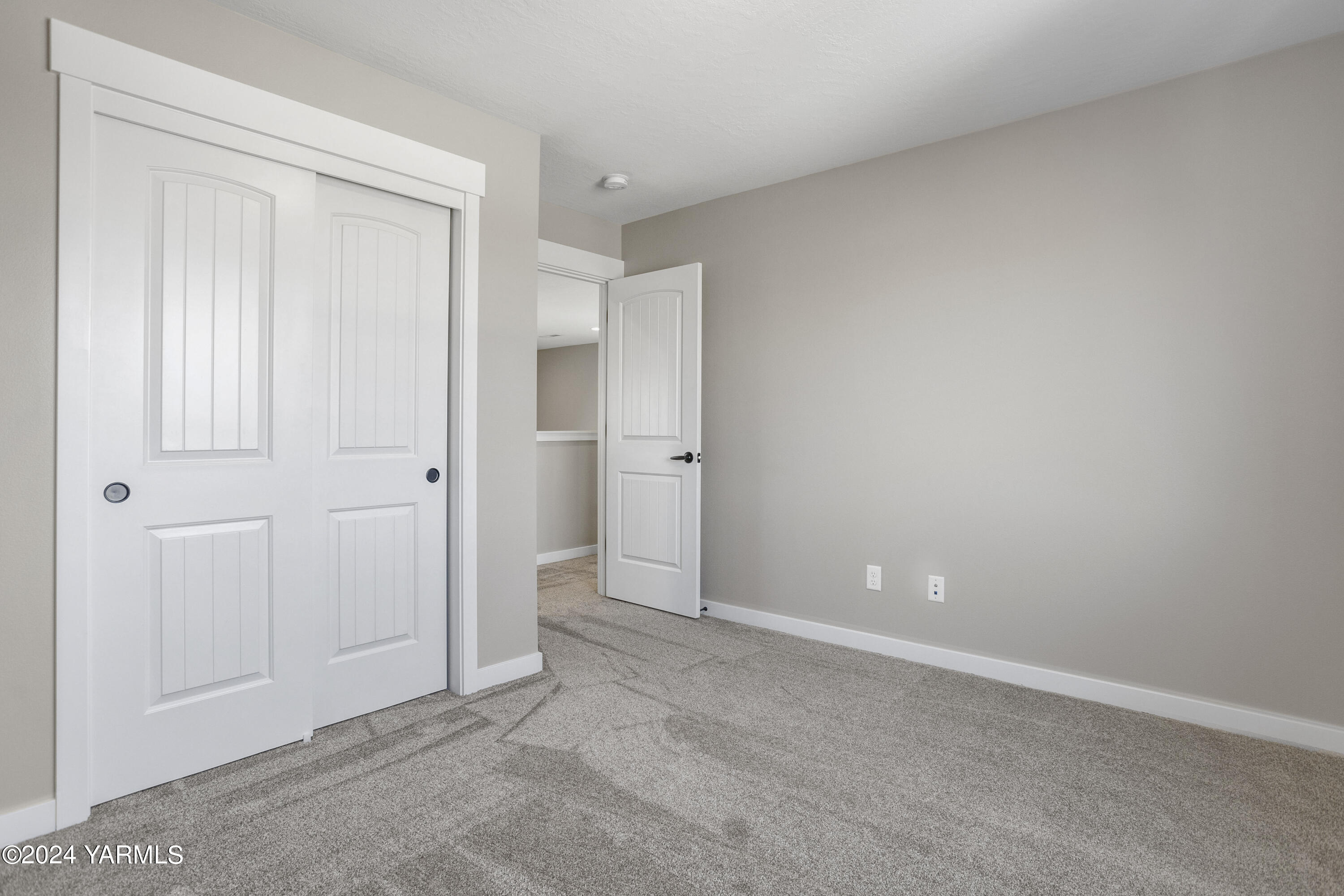 116 Scott Road Prosser, WA 99350 - Photo 19 of 38 an empty room with closet area