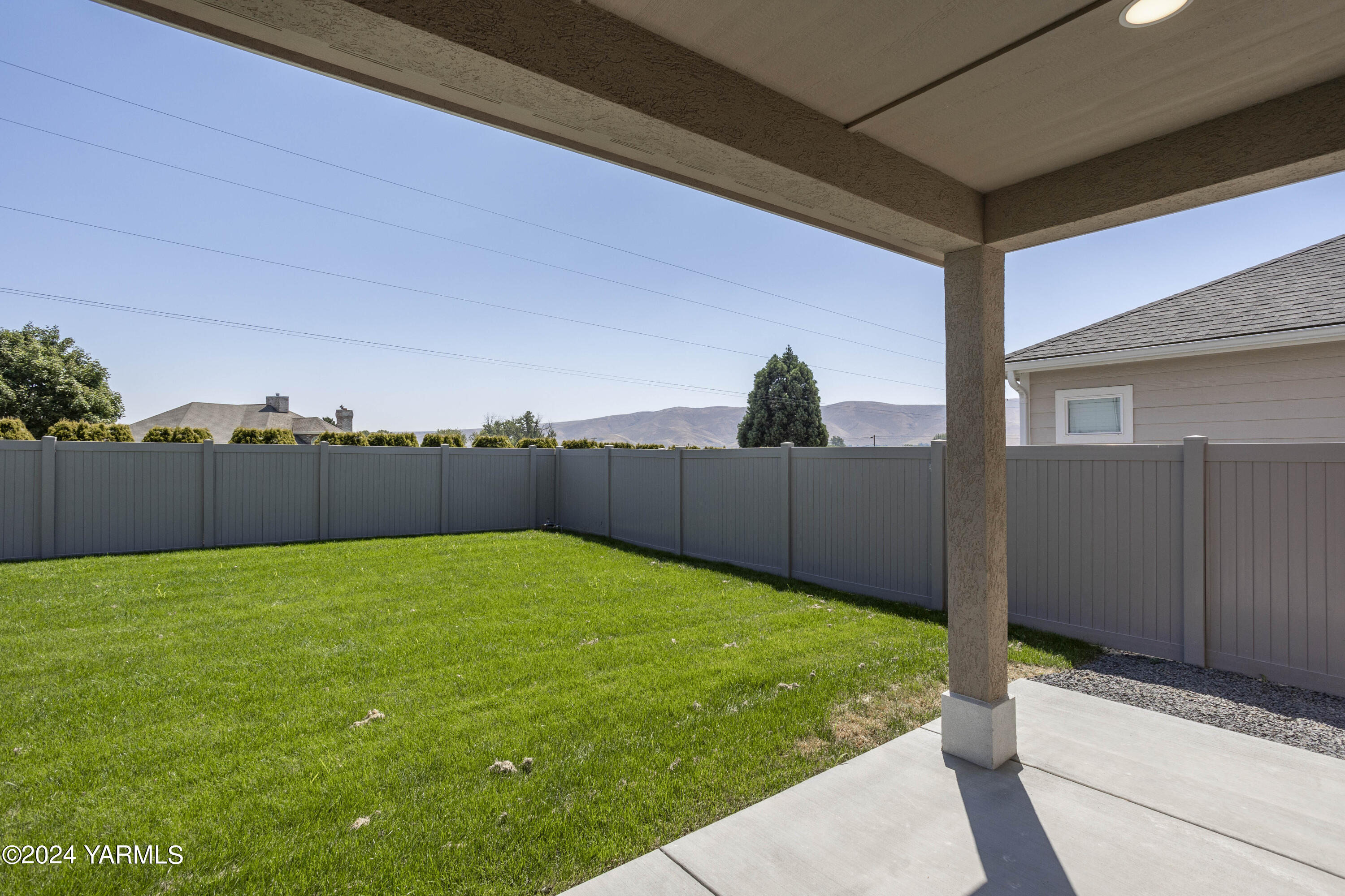 116 Scott Road Prosser, WA 99350 - Photo 33 of 38 a view of a backyard