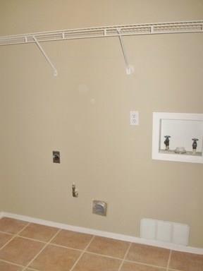 9807 Mountain Quail Road Austin, TX 78758 - Photo 18 of 19 a bathroom