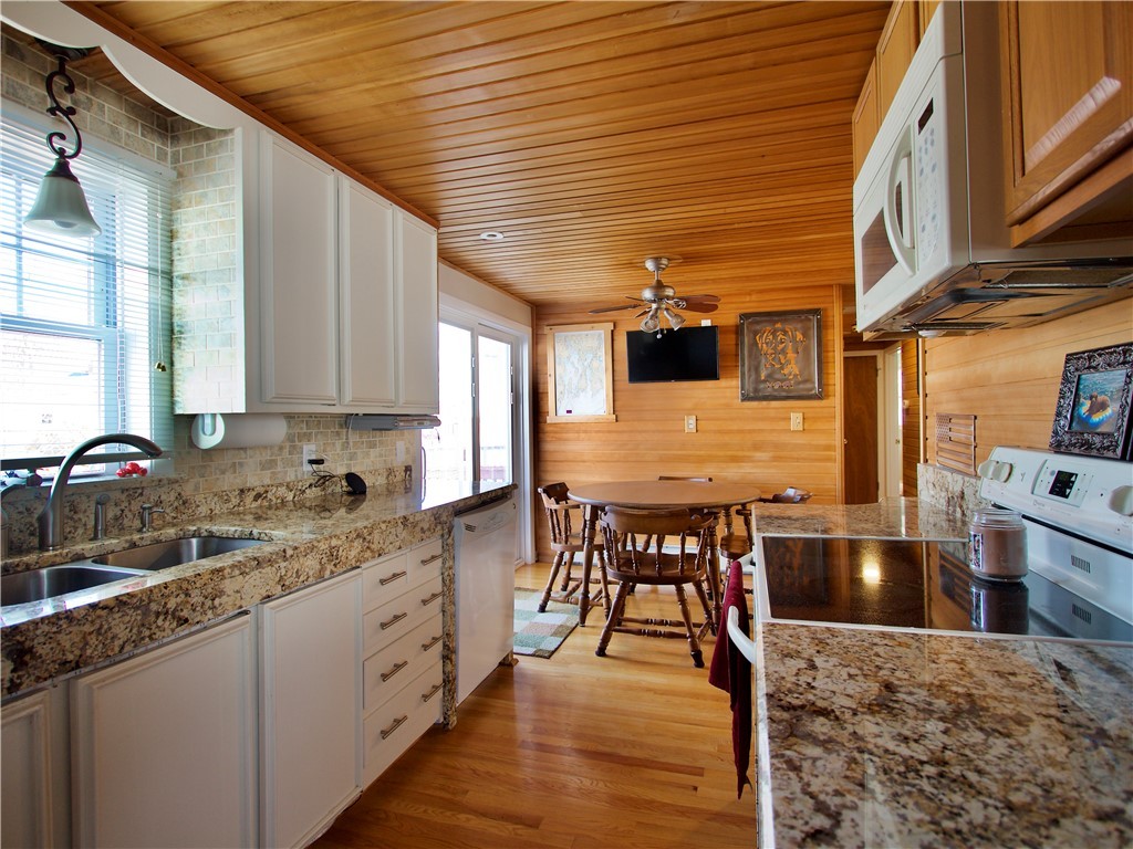 4 Quarry Road Warwick, RI 02889 - Photo 3 of 14 Gallery Image 3
