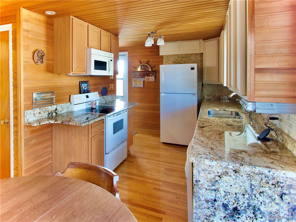 4 Quarry Road Warwick, RI 02889 - Photo 4 of 14 Gallery Image 4