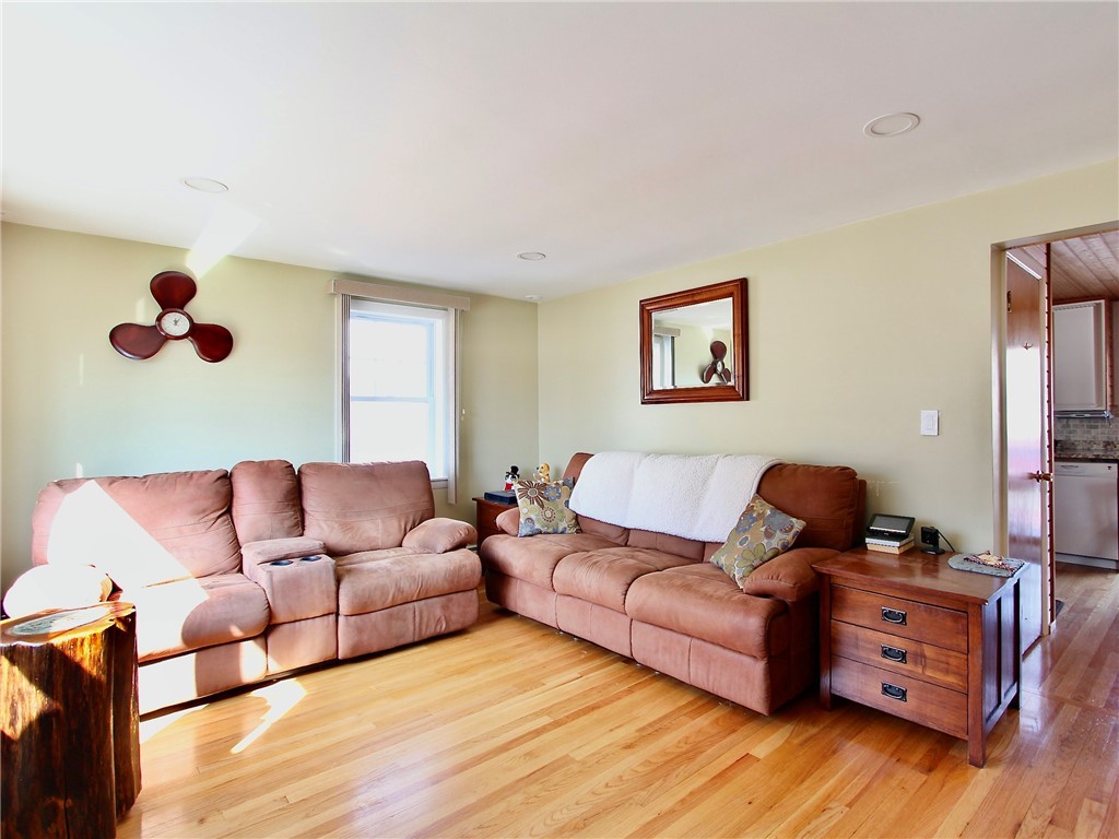 4 Quarry Road Warwick, RI 02889 - Photo 5 of 14 Gallery Image 5