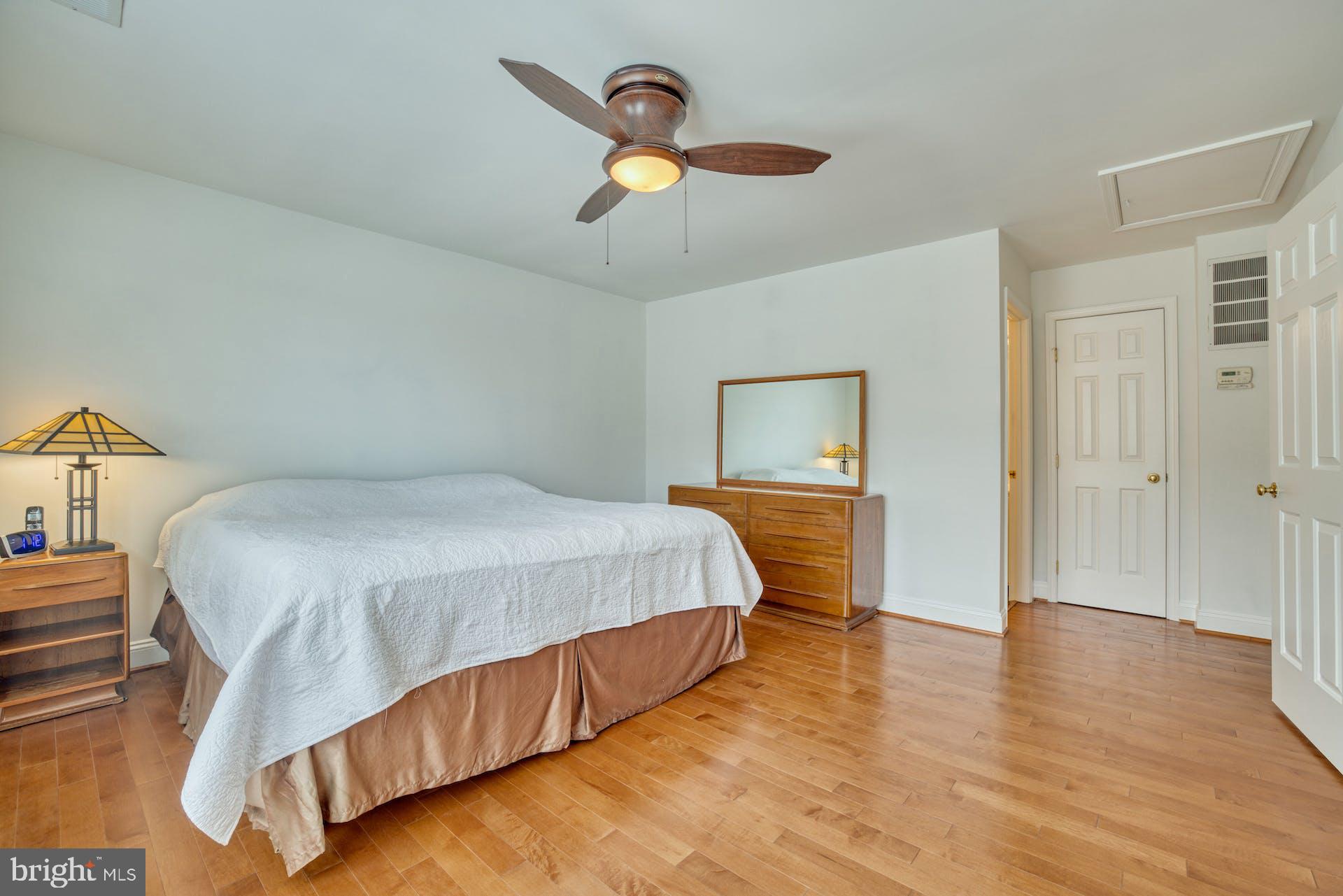 2184 South Glebe Road Arlington, VA 22204 - Photo 18 of 29 Gallery Image 18