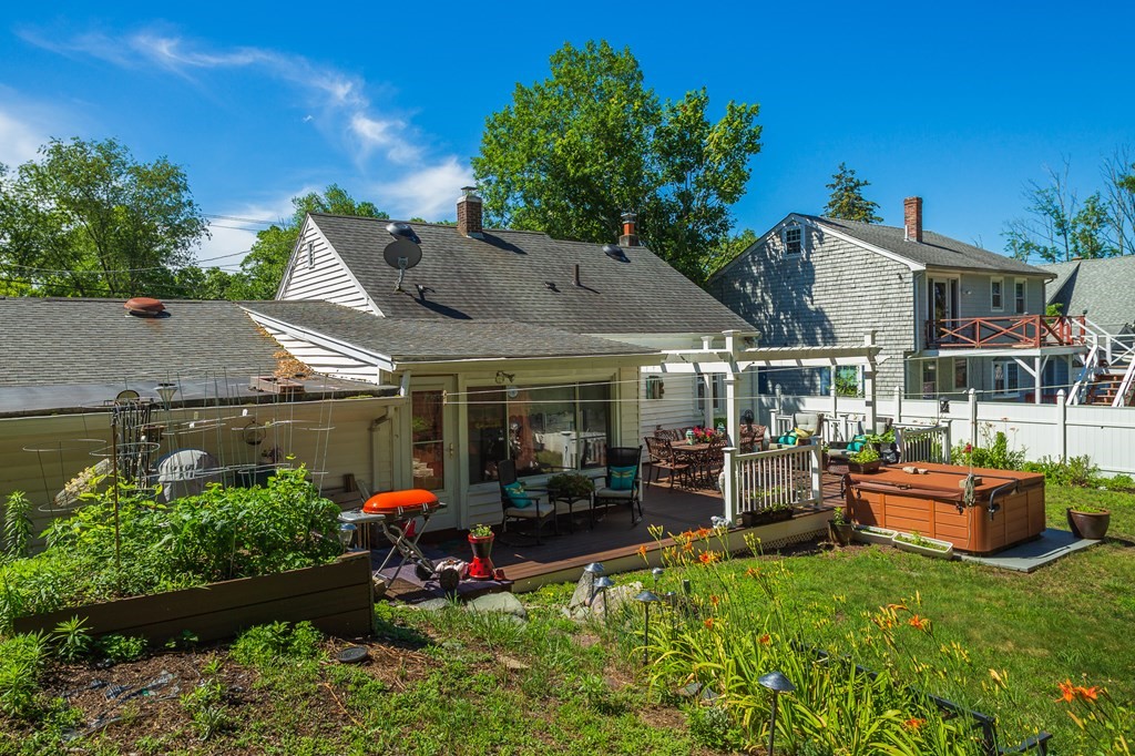 27 Spring Street Holbrook, MA 02343 - Photo 5 of 30 Gallery Image 5