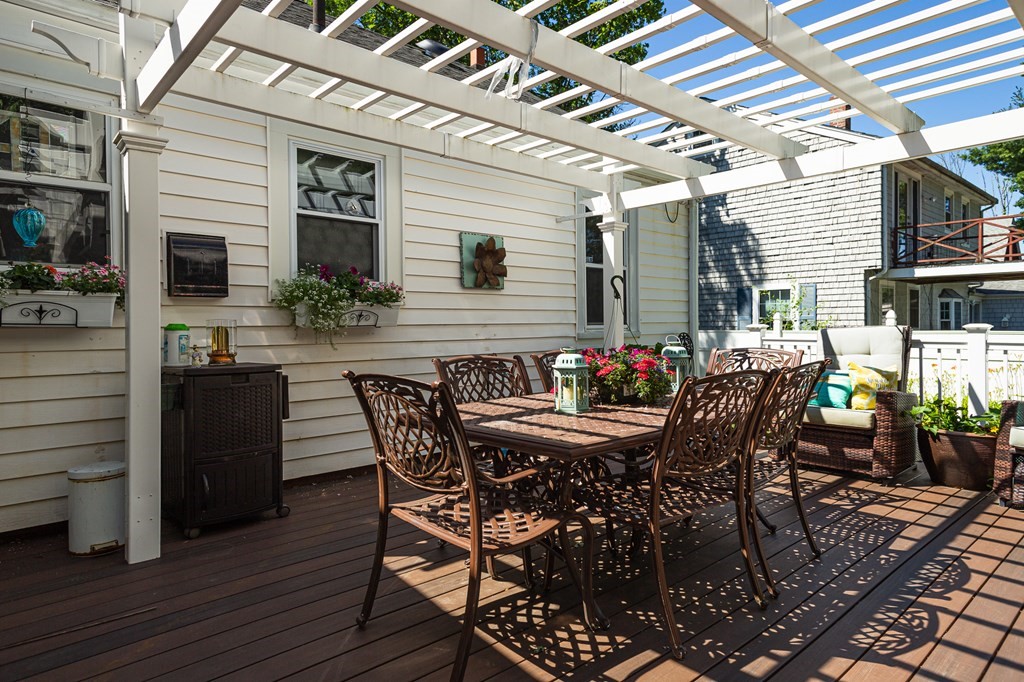 27 Spring Street Holbrook, MA 02343 - Photo 8 of 30 Gallery Image 8