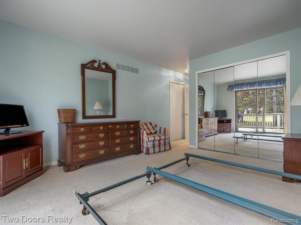 663 Camden Court Rochester Hills, MI 48307 - Photo 21 of 39
