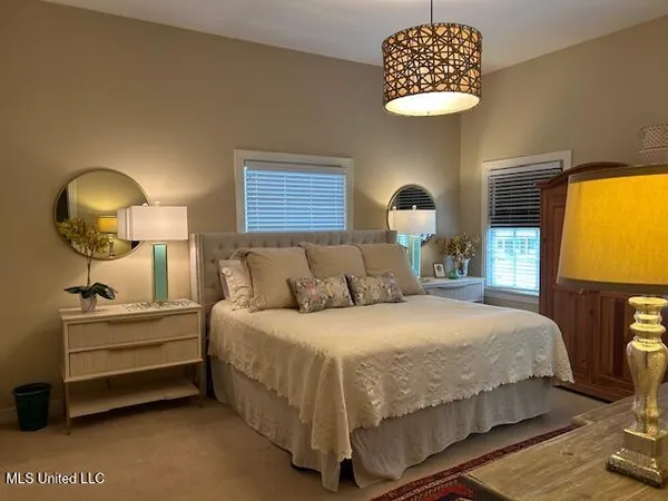 $288,000 | 21 Oakhurst Drive, Natchez, MS 39120