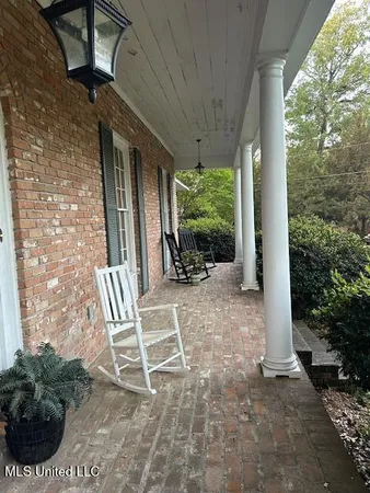 $288,000 | 21 Oakhurst Drive, Natchez, MS 39120