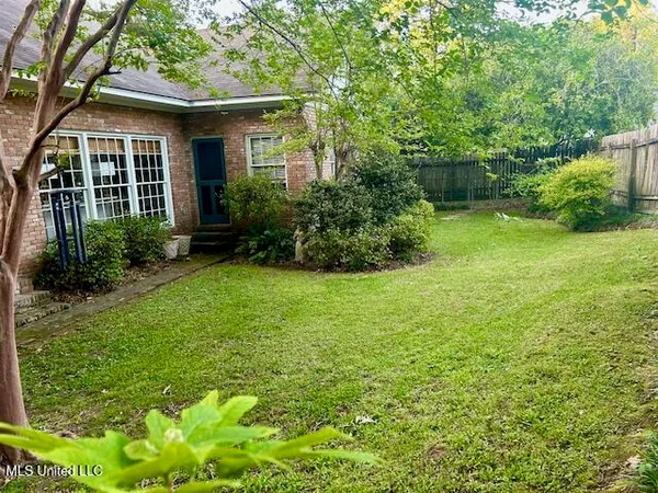 $288,000 | 21 Oakhurst Drive, Natchez, MS 39120