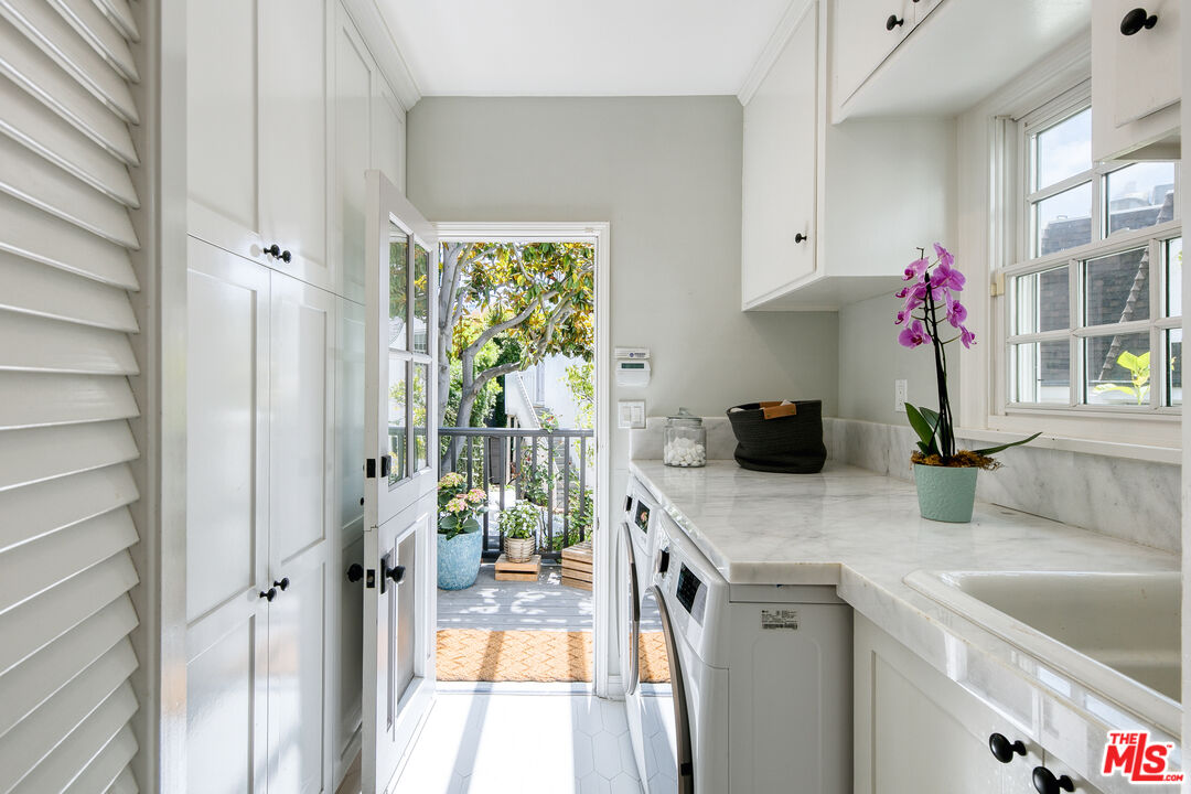 10736 Le Conte Avenue Los Angeles, CA 90024 - Photo 31 of 44