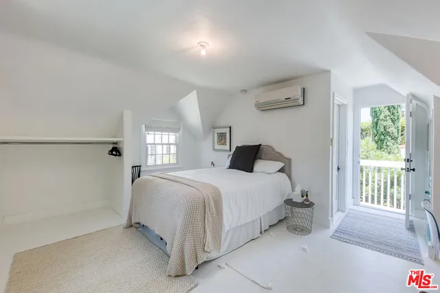 $4,695,000 | 10736 Le Conte Avenue, Los Angeles, CA 90024