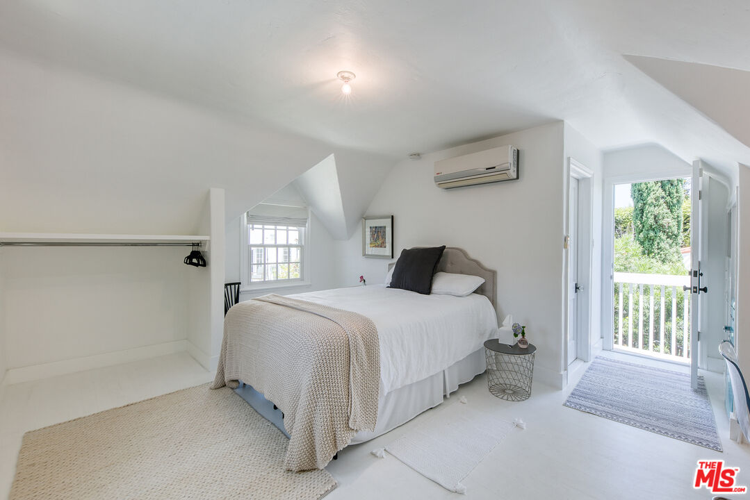 10736 Le Conte Avenue Los Angeles, CA 90024 - Photo 40 of 44