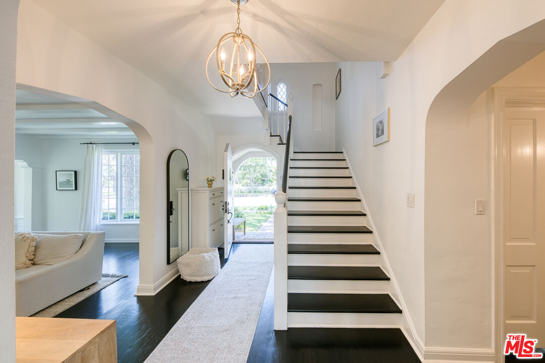 10736 Le Conte Avenue Los Angeles, CA 90024 - Photo 4 of 44