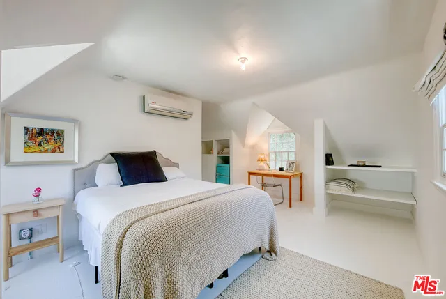 $4,695,000 | 10736 Le Conte Avenue, Los Angeles, CA 90024