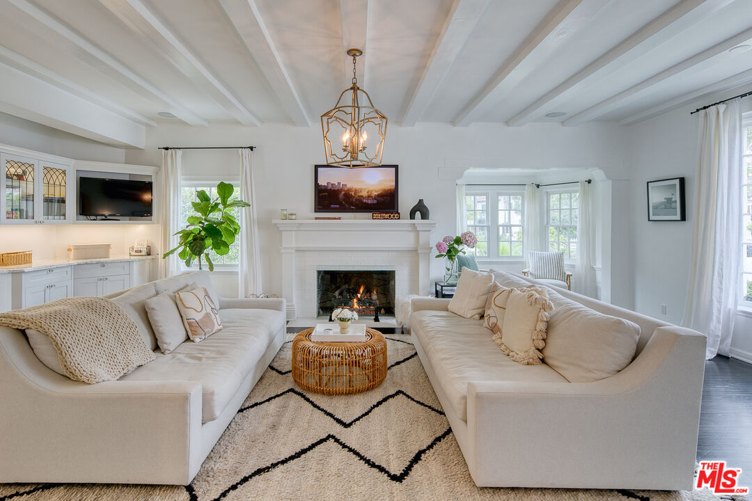 10736 Le Conte Avenue Los Angeles, CA 90024 - Photo 6 of 44