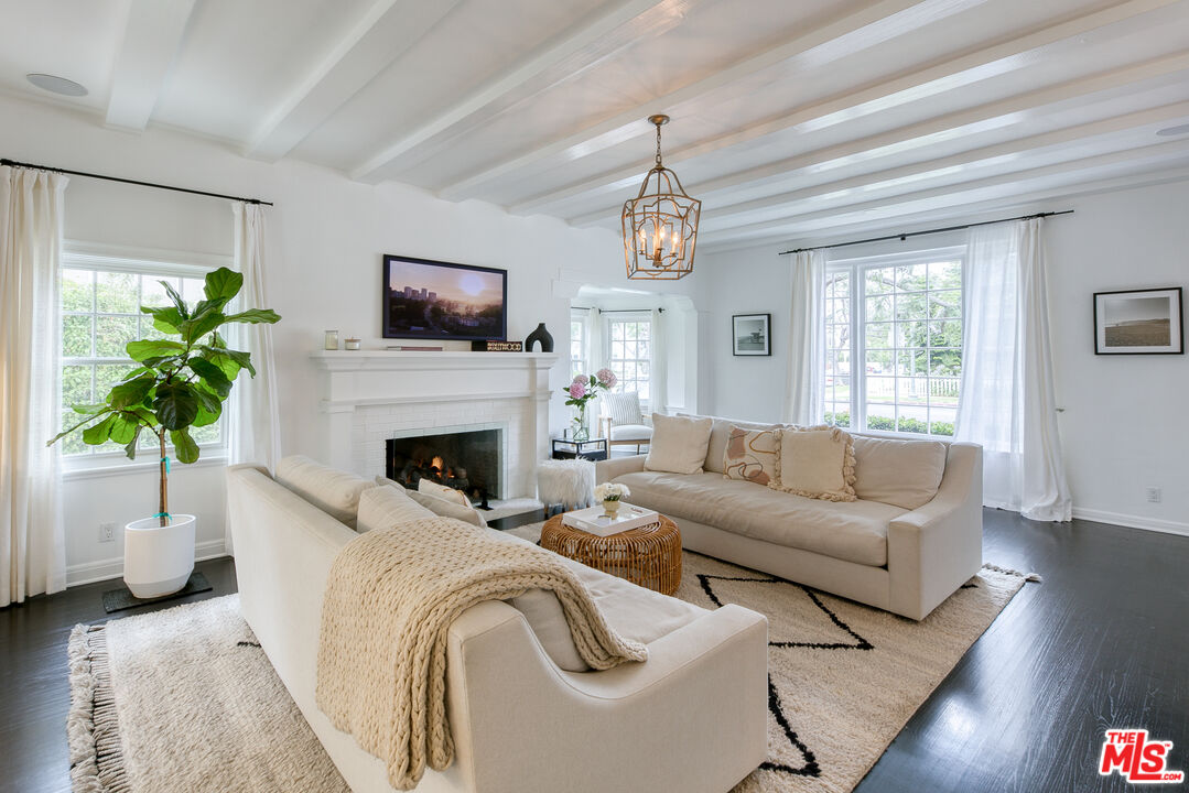 10736 Le Conte Avenue Los Angeles, CA 90024 - Photo 7 of 44