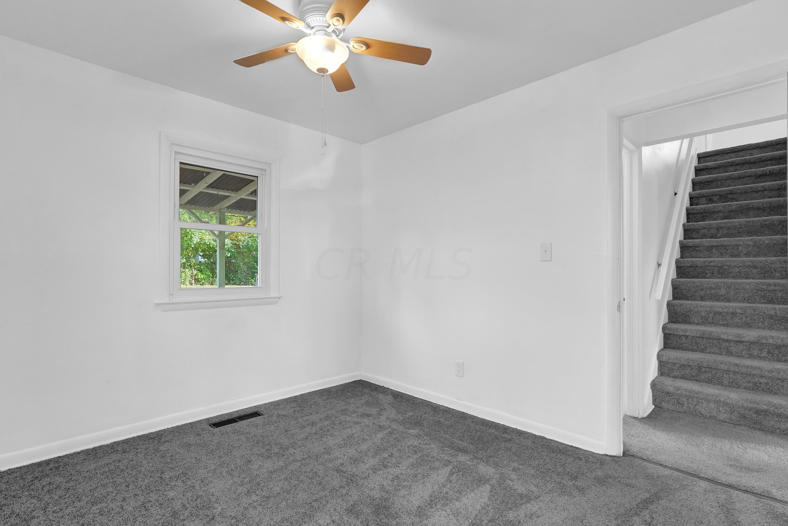 3760 Eisenhower Road Columbus, OH 43224 - Photo 11 of 18 DSC09600