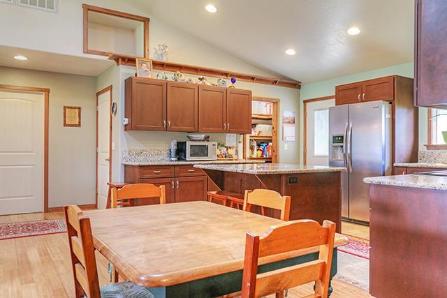 425 Holmstead Road Williams, OR 97544 - Photo 6 of 26 Additional Photo