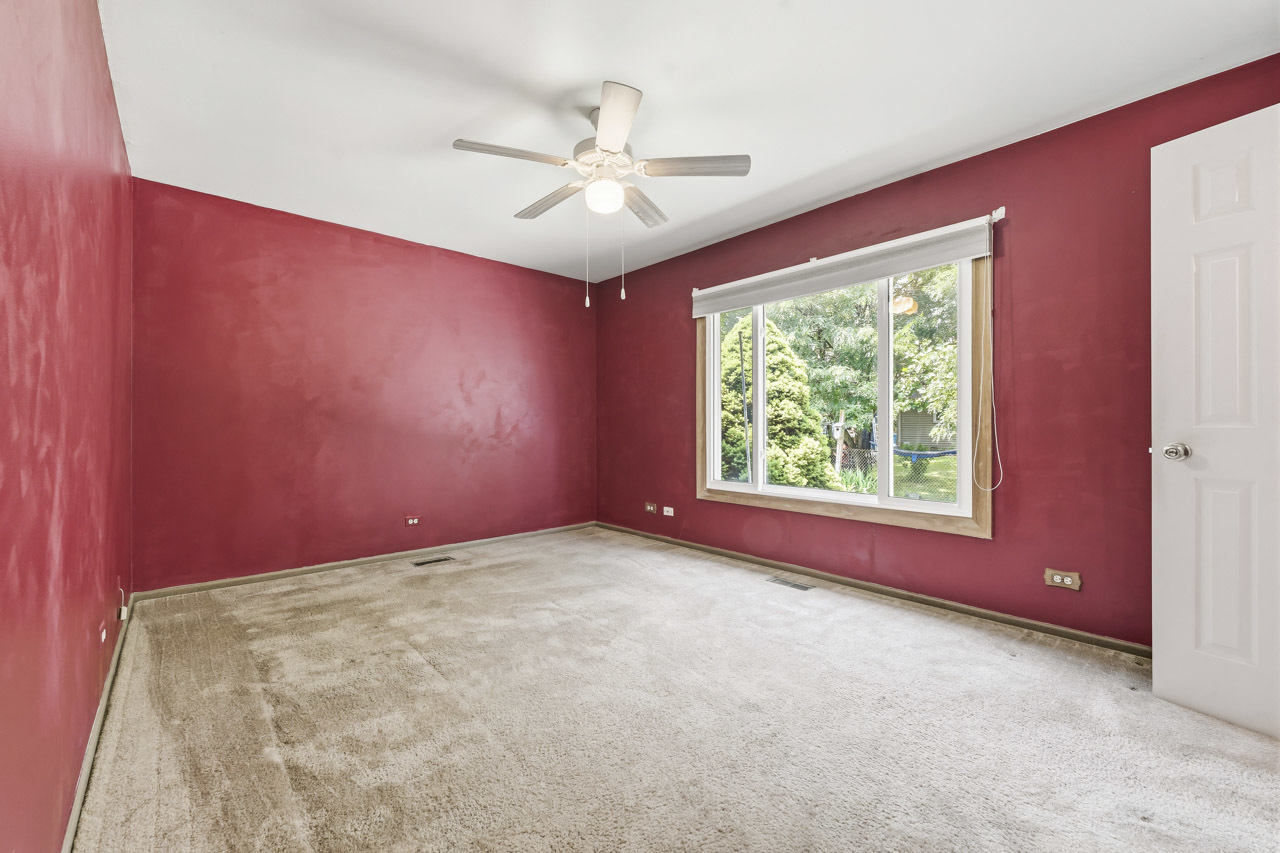 592 Bluff Street Carol Stream, IL 60188 - Photo 13 of 31