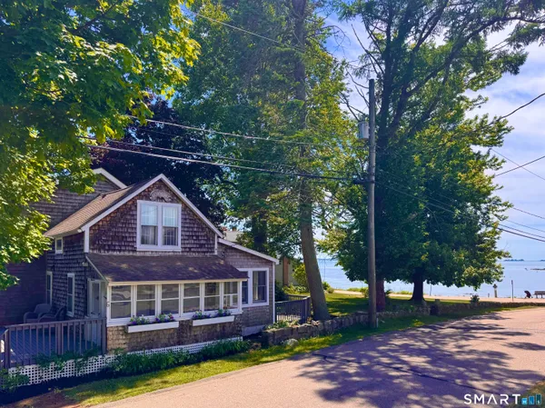 $1,100,000 | 6 Hopkins Street, Stonington, CT 06378