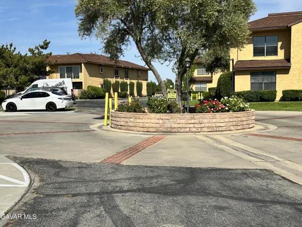 $340,000 | 1537 West Ave L, Unit 4, Lancaster, CA 93534