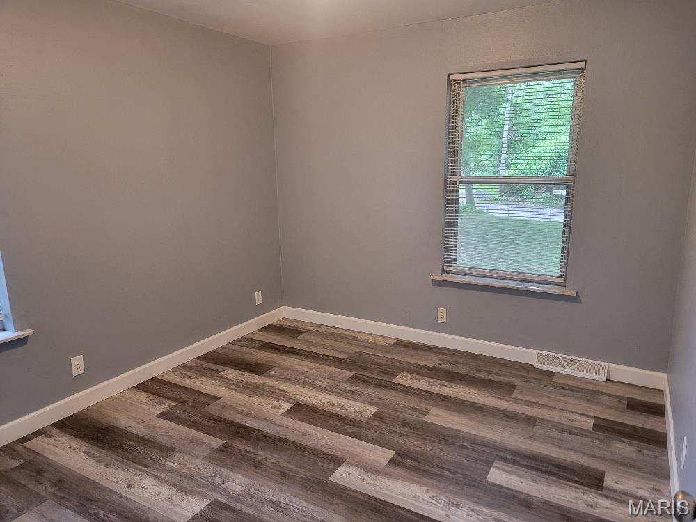 6128 Fee Fee Road Hazelwood, MO 63042 - Photo 9 of 22