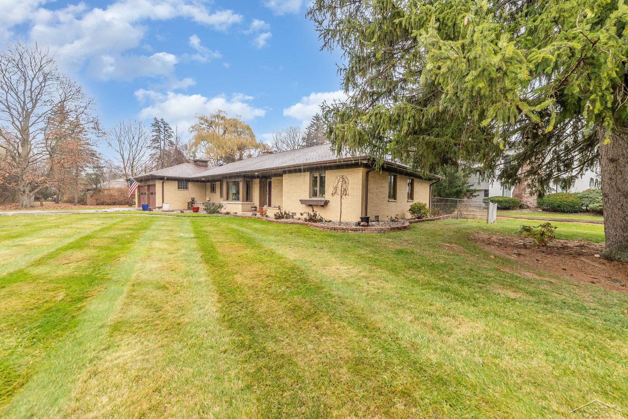 1270 Hemmeter Road Saginaw, MI 48638 - Photo 3 of 31 50196949-1D1C542C-4169-41B0-BEE9-93D4211200EF.JPG