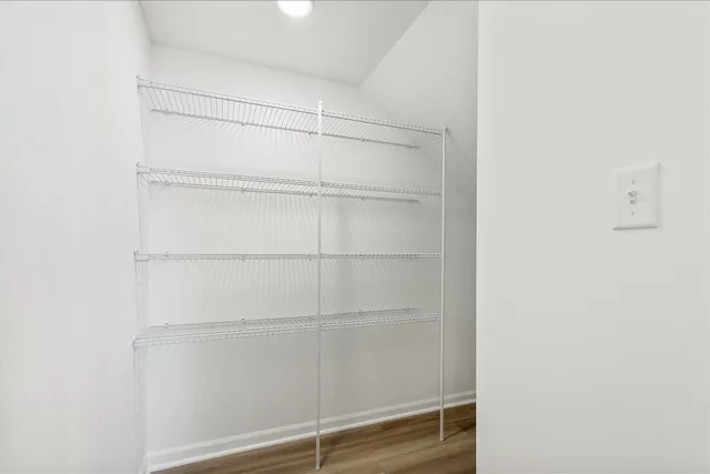 $369,990 | 306 Kingsport Drive, South Elgin, IL 60177