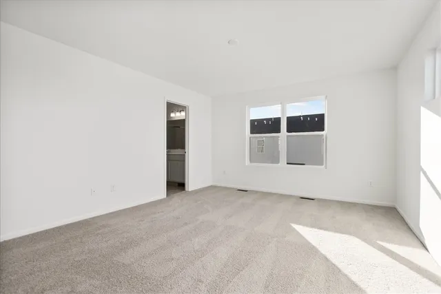 $369,990 | 306 Kingsport Drive, South Elgin, IL 60177