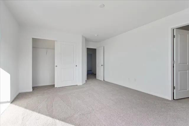 $349,990 | 306 Kingsport Drive, South Elgin, IL 60177