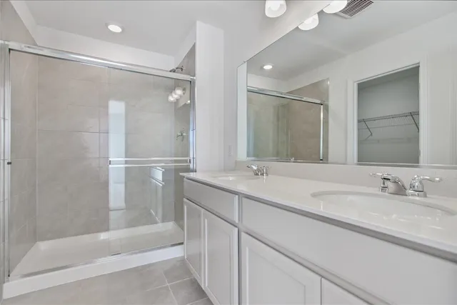 $349,990 | 306 Kingsport Drive, South Elgin, IL 60177