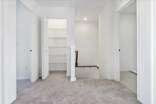 $369,990 | 306 Kingsport Drive, South Elgin, IL 60177