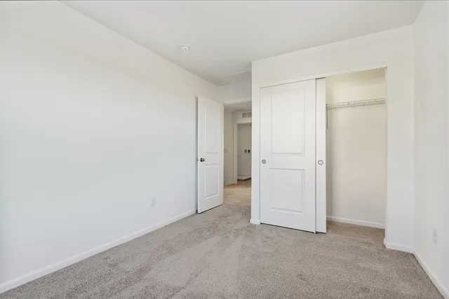 $369,990 | 306 Kingsport Drive, South Elgin, IL 60177