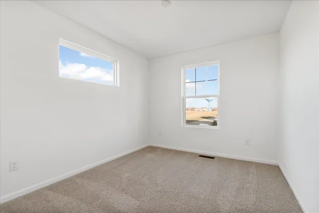 $349,990 | 306 Kingsport Drive, South Elgin, IL 60177