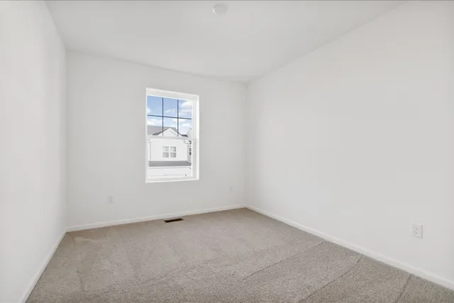 $349,990 | 306 Kingsport Drive, South Elgin, IL 60177