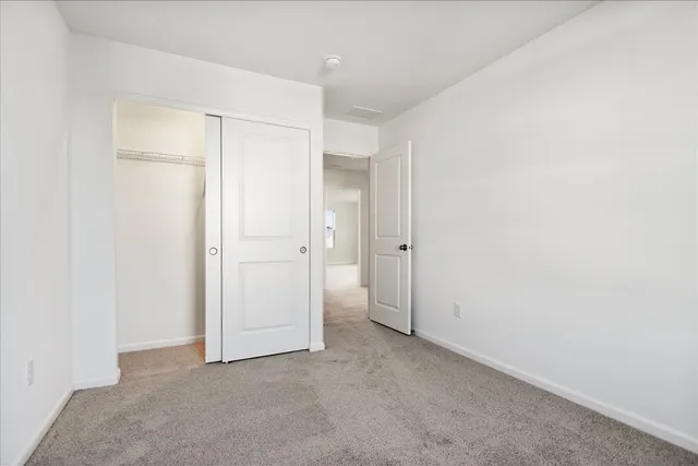 $349,990 | 306 Kingsport Drive, South Elgin, IL 60177