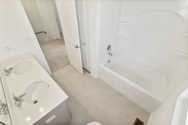 $349,990 | 306 Kingsport Drive, South Elgin, IL 60177